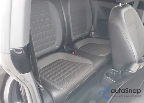 2013 Volkswagen Beetle 2.0T Fender Edition z USA, uszkodzony, nr VIN 3VWVA7AT8DM635648